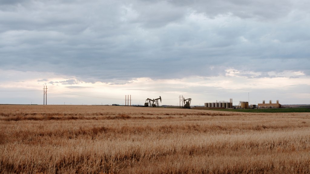 Photo of an oil field in the Bakken area, North Dakota