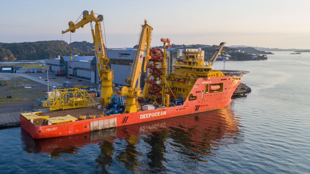 Uploading of pump station from OneSubsea on Horsøy outside Bergen