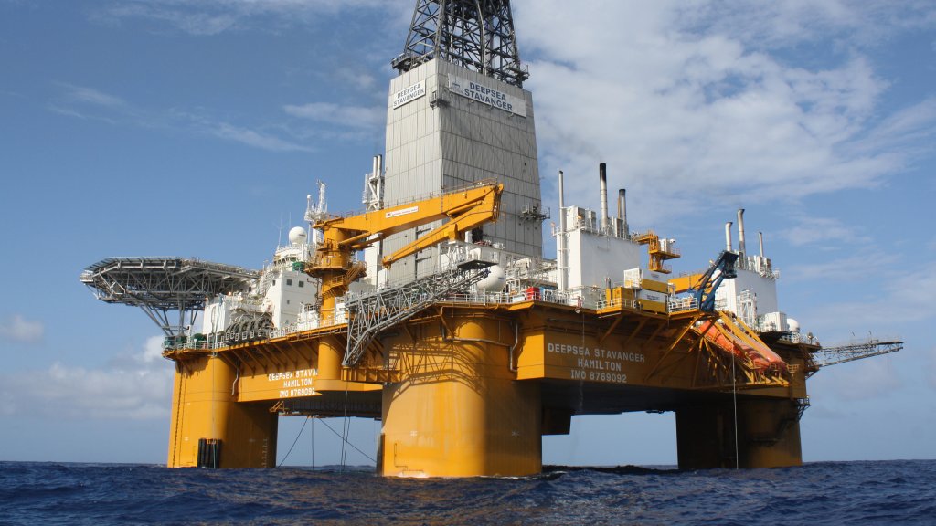 Deepsea Stavanger drilling rig - photo